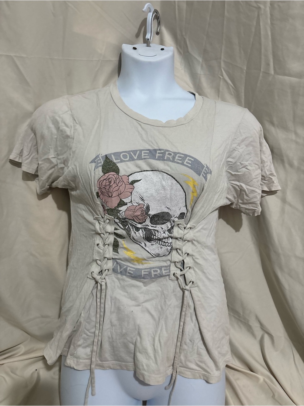 Express Cream Lace-Up Skull Graphic Tee